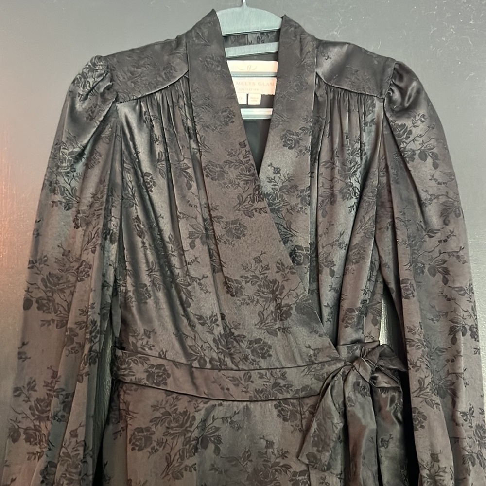 Gal meets glam black flower wrap dress size 0 - Picture 3 of 7
